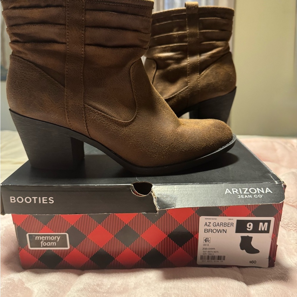 Arizona Jean Company Brown Ankle Booties